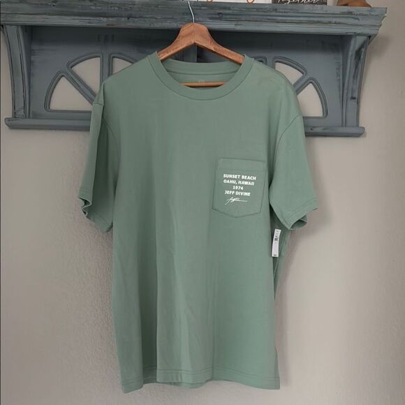 NWT Gap T Shirt Green Cotton Sunset Beach Hawaii L Front pocket Graphic - Picture 1 of 5